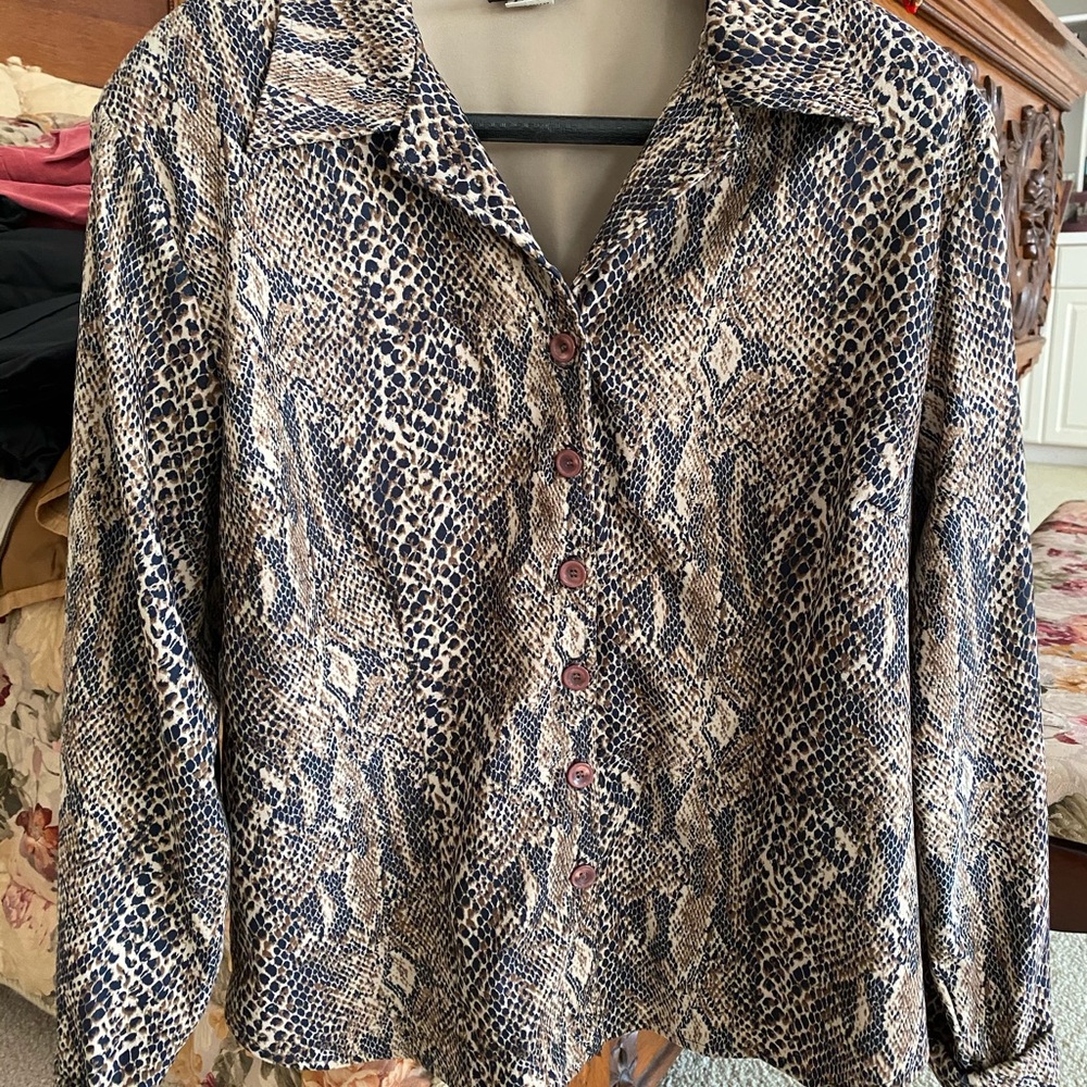 Animal print button down - Picture 4 of 4